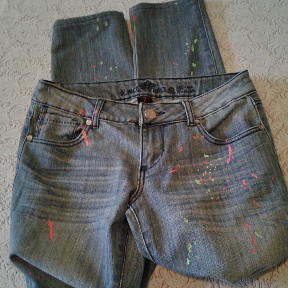 🌺 Almost Famous Paint Splatter Skinny Jeans - Picture 2 of 5
